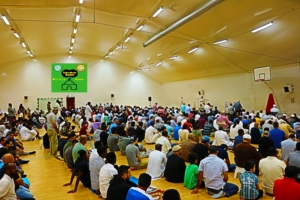 العام ومكانته *************************** 10/08/2018 *************************** Shikh Abu Husam Hariri *************************** Friday Bön - Friday Prayers صلاة الجمعة *************************** FILMED ON LOCATION *************************** Ballonghallen i Örebro "En tillfällig plats efter moskén brändes" *************************** Sverige - السويد – Sweden *************************** DIRECTED BY ********************************* A.Al-N ********************************* Effected Video (Facebook) ********************************* Örebro moské älskare - Orebro mosque lovers - محبي مسجد اوربرو (Facebook) ************************************************ Effected Video (YouTube) http://www.youtube.com/channel/UCSEb-ibpdTXYFwLsCf8E3Aw ************************************************ Baghdad forever (YouTube) http://www.youtube.com/user/baghdadiforever